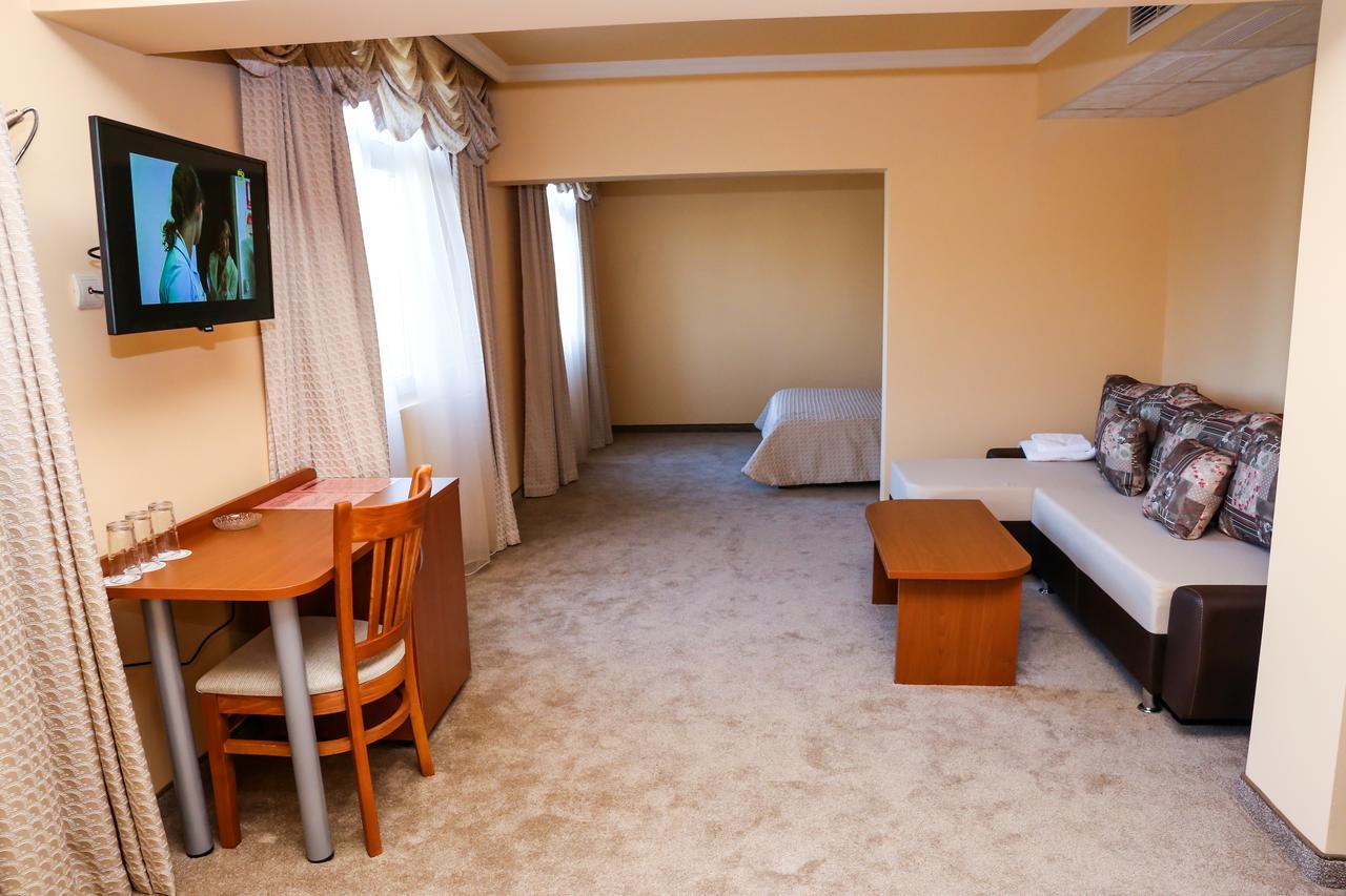 Hotel Bulgaria Kŭrdzhali Exterior foto